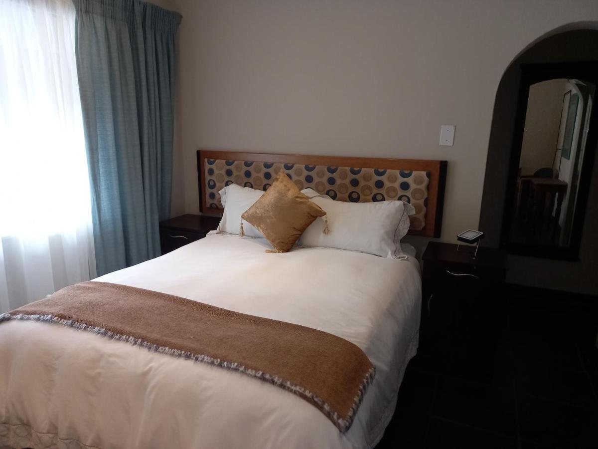 Troas Boutique Hotel Vanderbijlpark Luaran gambar