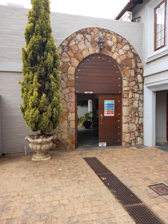 Troas Boutique Hotel Vanderbijlpark Luaran gambar