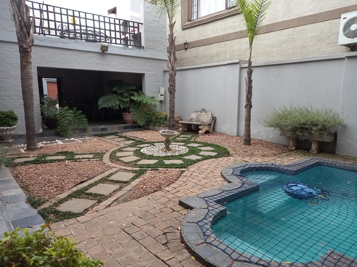 Troas Boutique Hotel Vanderbijlpark Luaran gambar