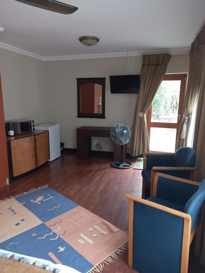 Troas Boutique Hotel Vanderbijlpark Luaran gambar