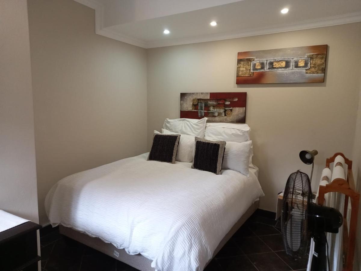 Troas Boutique Hotel Vanderbijlpark Luaran gambar