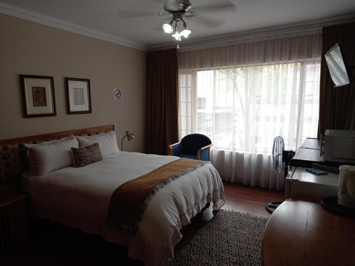 Troas Boutique Hotel Vanderbijlpark Luaran gambar